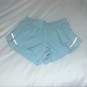 Lululemon Hotty Hot 2.5” shorts. Icing Blue. size 4